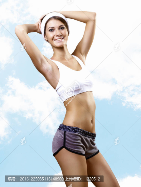 穿運動服的年輕漂亮女人