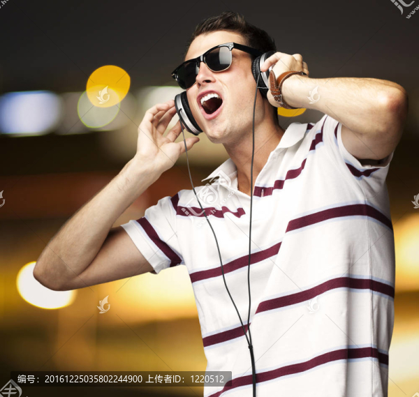 人聽音樂