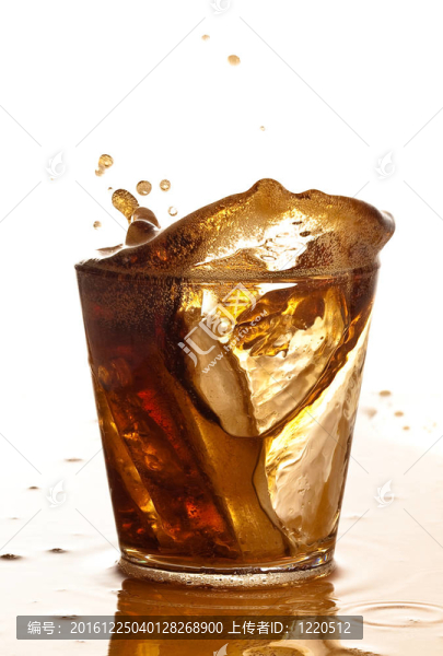 飲料濺