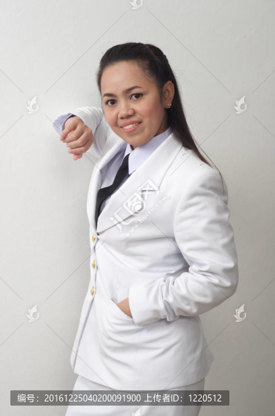 亞洲泰國年輕商業(yè)女性穿著白色連衣裙
