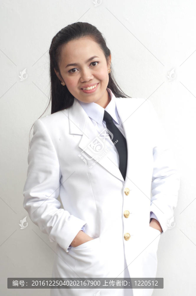 亞洲泰國(guó)年輕商業(yè)女性穿著白色連衣裙