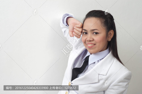 亞洲泰國年輕商業(yè)女性穿著白色連衣裙