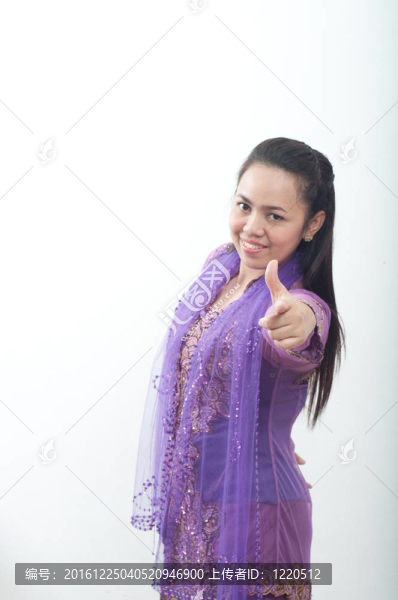 亞洲的泰國女紫色穆斯林服飾-,banduang