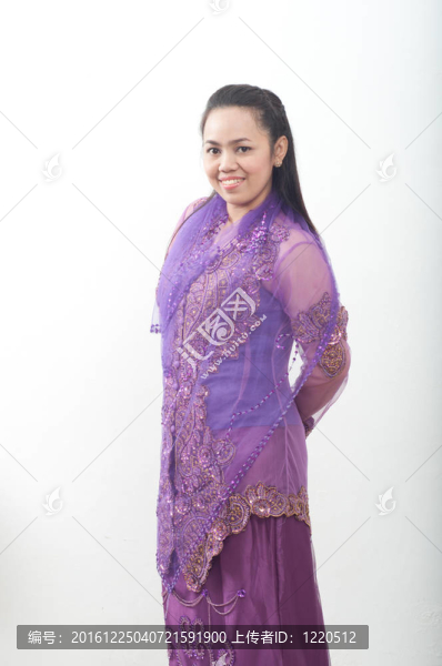 亞洲的泰國女紫色穆斯林服飾-,banduang