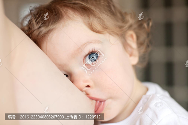 母乳喂養(yǎng)