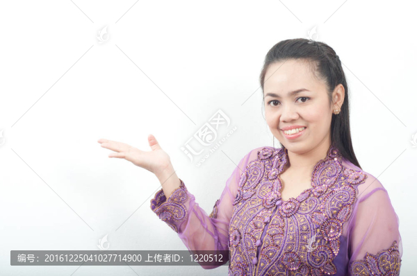 亞洲的泰國女紫色穆斯林服飾-,banduang