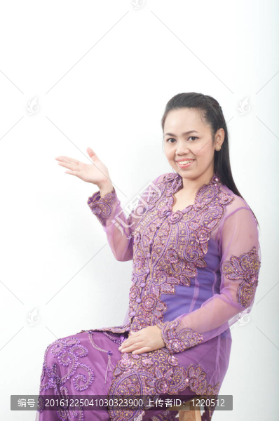 亞洲的泰國女紫色穆斯林服飾-,banduang