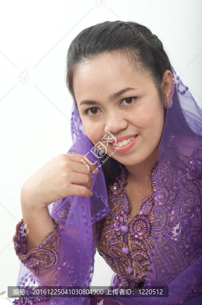 亞洲的泰國女紫色穆斯林服飾-,banduang
