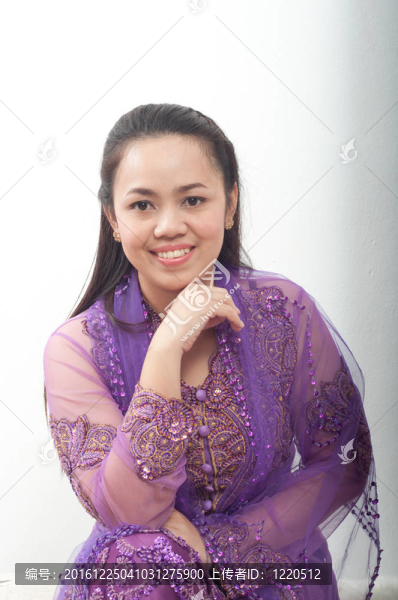 亞洲的泰國女紫色穆斯林服飾-,banduang