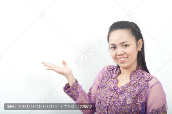 亞洲的泰國女紫色穆斯林服飾-,banduang