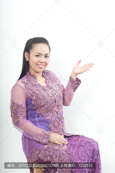 亞洲的泰國女紫色穆斯林服飾-,banduang