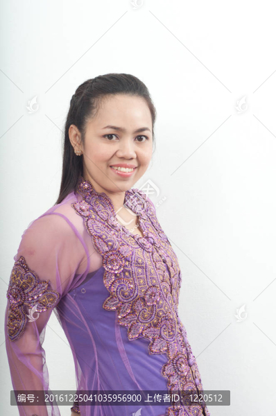 亞洲的泰國女紫色穆斯林服飾-,banduang