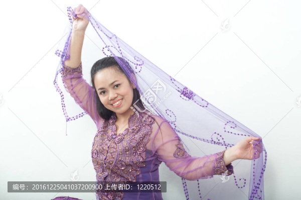 亞洲的泰國女紫色穆斯林服飾-,banduang