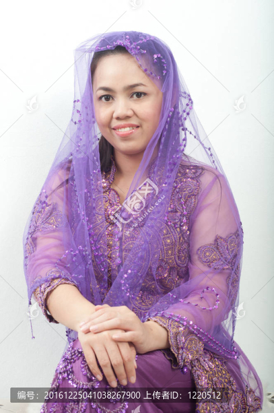 亞洲的泰國女紫色穆斯林服飾-,banduang