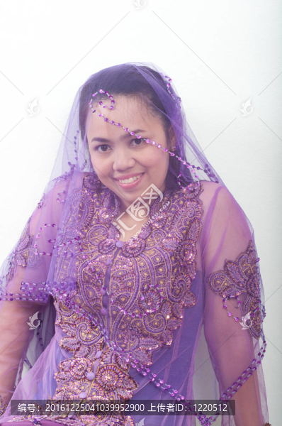 亞洲的泰國女紫色穆斯林服飾-,banduang
