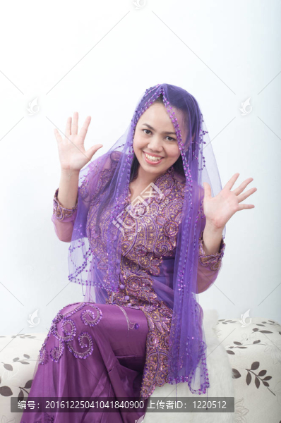 亞洲的泰國女紫色穆斯林服飾-,banduang
