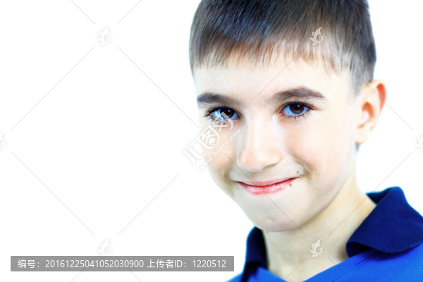 快樂的小男孩肖像