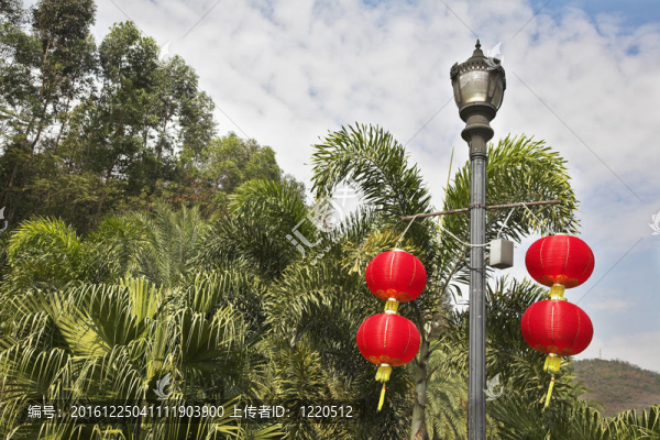 燈柱在中國美麗的紅燈籠裝飾