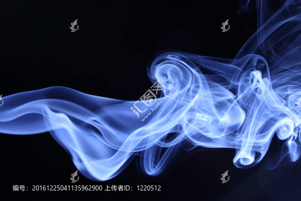 在黑煙