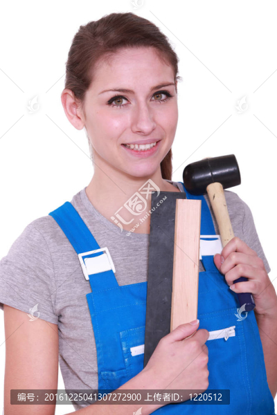 女性勞動者持槌和砂紙