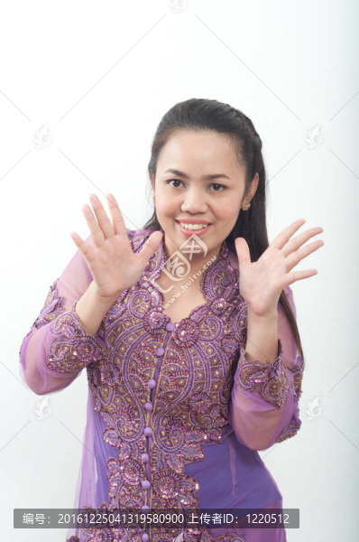 亞洲的泰國女紫色穆斯林服飾-,banduang