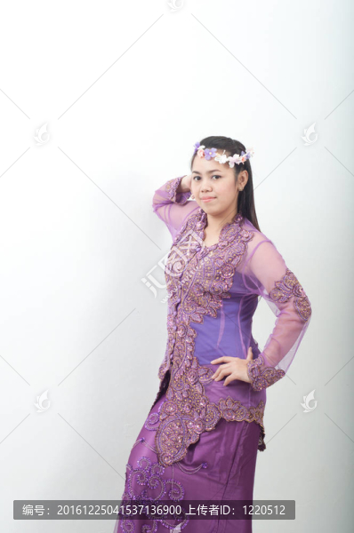 亞洲的泰國女紫色穆斯林服飾-,banduang