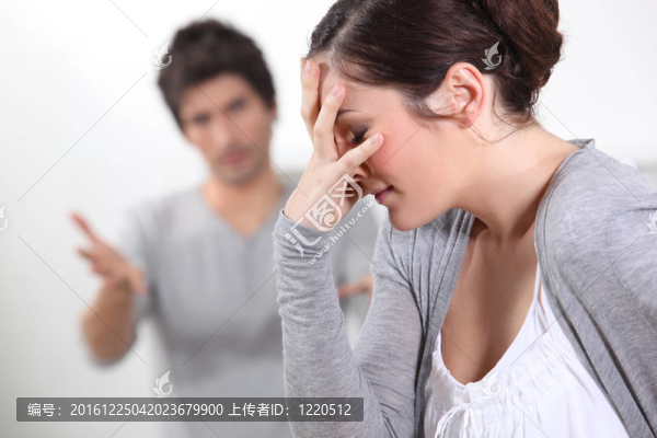 吵架夫妻