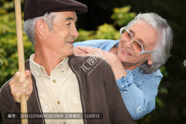 老年夫婦
