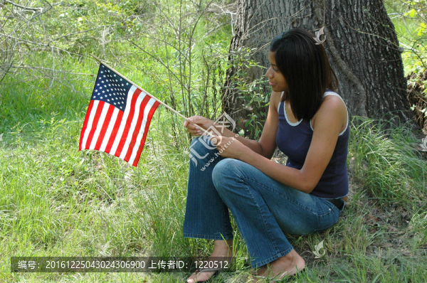 非洲裔女性。