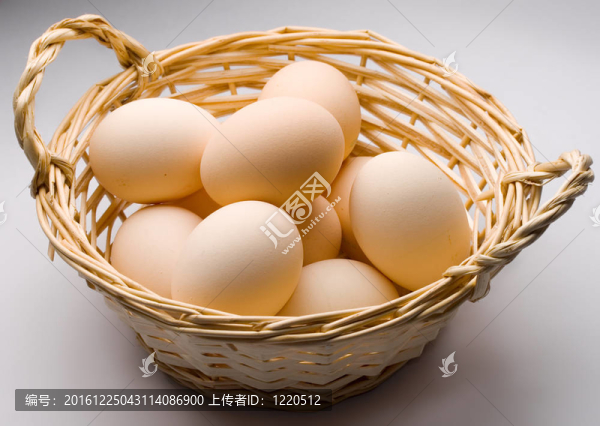 籃子里的棕色雞蛋