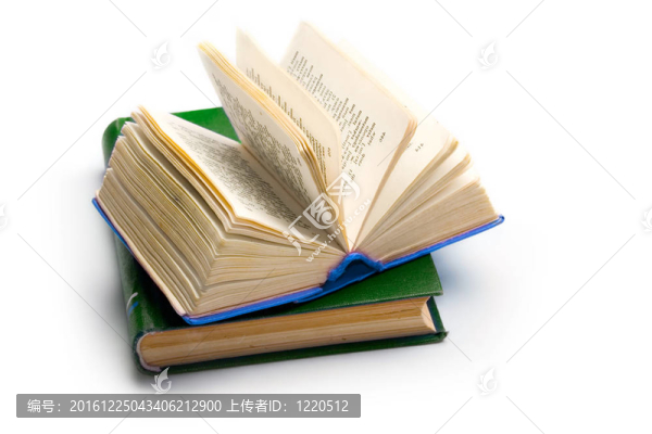 白色背景下的書籍