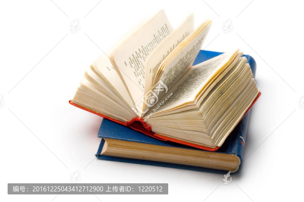 白色背景下的書籍
