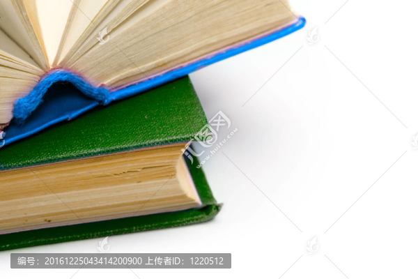 白色背景下的書籍