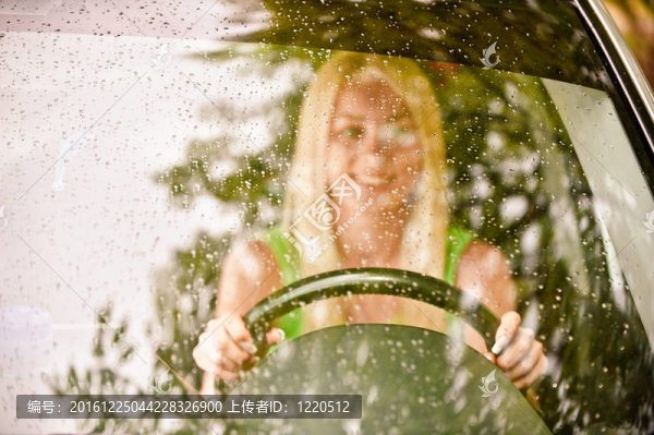 汽車女司機輪