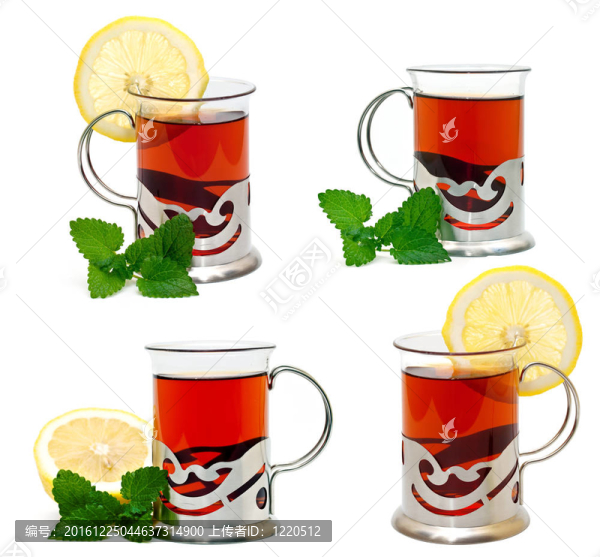 茶在玻璃架和一片檸檬