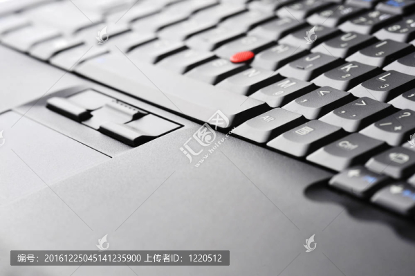 黑色的鍵盤