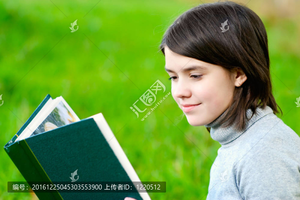 女孩讀的書(shū)