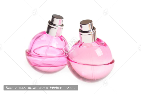 兩瓶香水