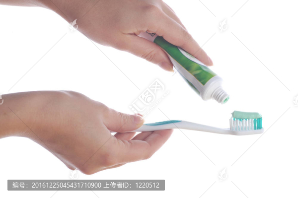 白色牙刷