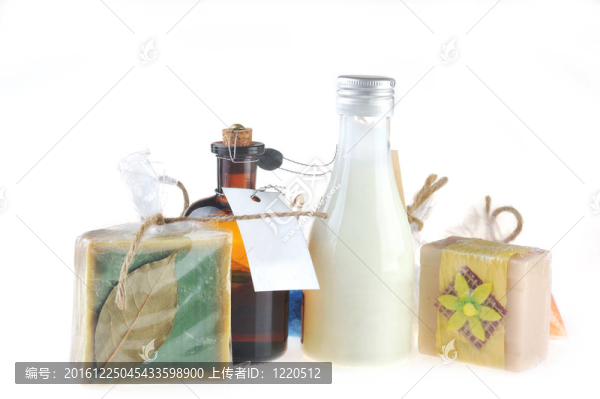 按摩油和身體用牛奶