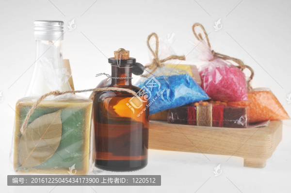 按摩油和身體用牛奶