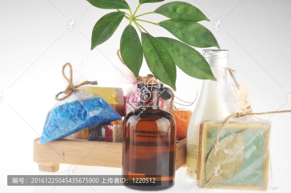 按摩油和身體用牛奶