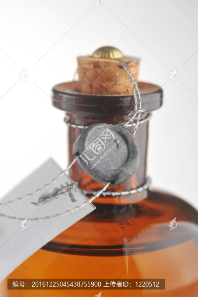 具有化妝意味的瓶子