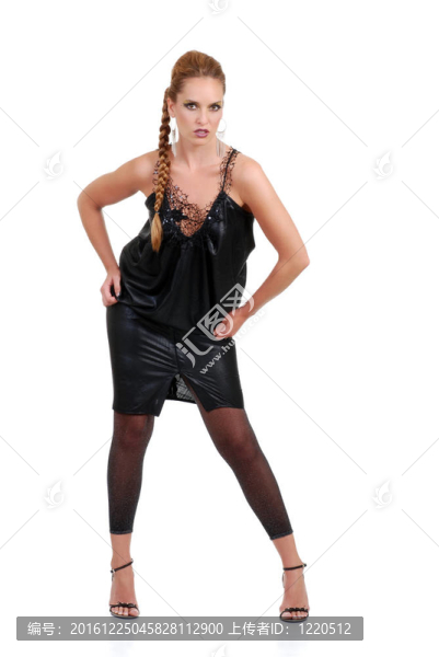 女人萬龍辮穿的衣服
