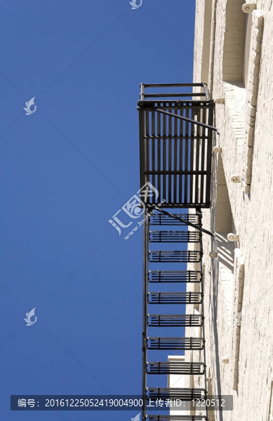 建筑金屬樓梯。