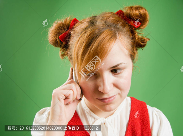 女孩打電話