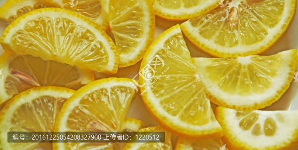 很多多汁的檸檬