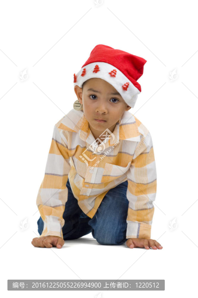 戴著圣誕老人帽子的男孩