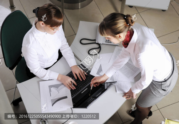 年輕企業(yè)團(tuán)隊(duì)