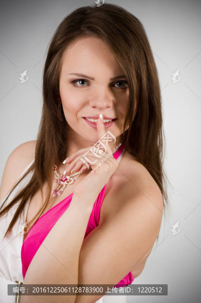 年輕漂亮的女人